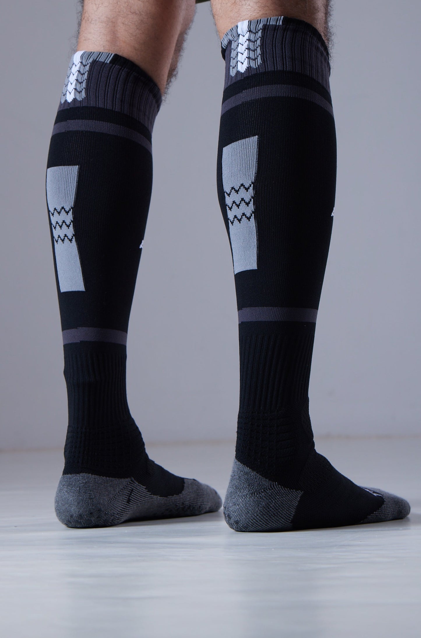 OVER THE CALF GRIP SOCKS